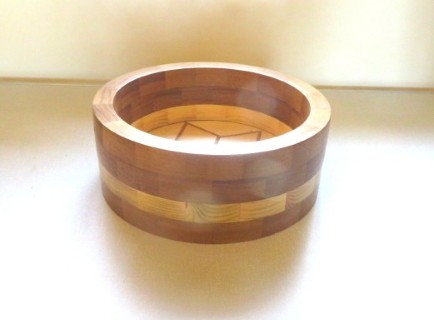 This large segmented dish won a commended certificate for David Skinner